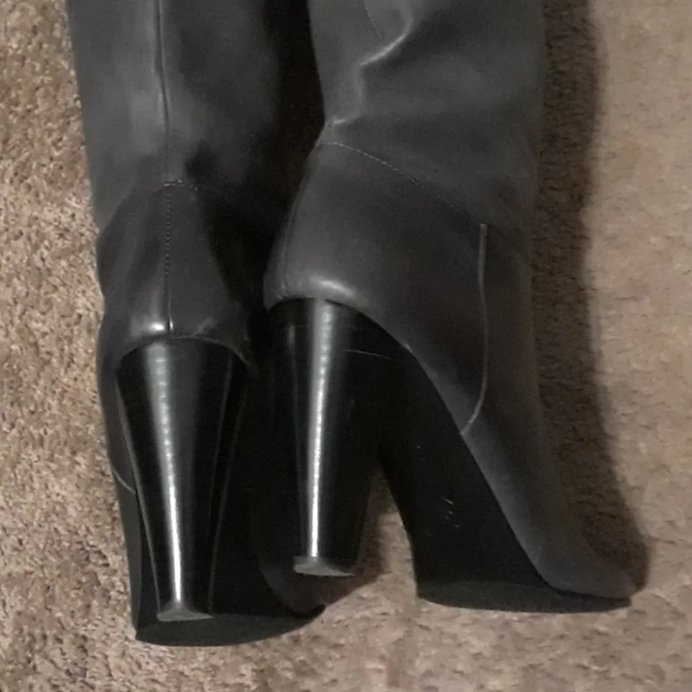 Over the Knee Calvin Klein sz 9 Gray Leather Boots